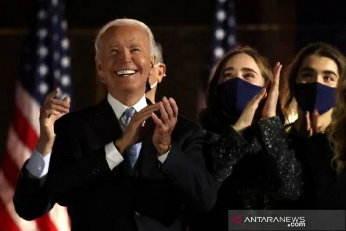 Usai terpilih, Biden telepon pemimpin Jepang, Korea Selatan, dan Australia