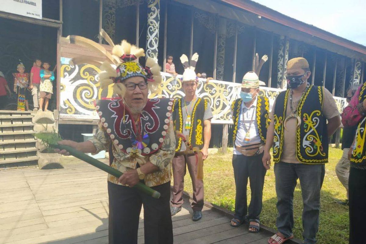 Desa Lekaq Kidau Lestarikan Budaya Tetap Perhatikan Ajaran Agama