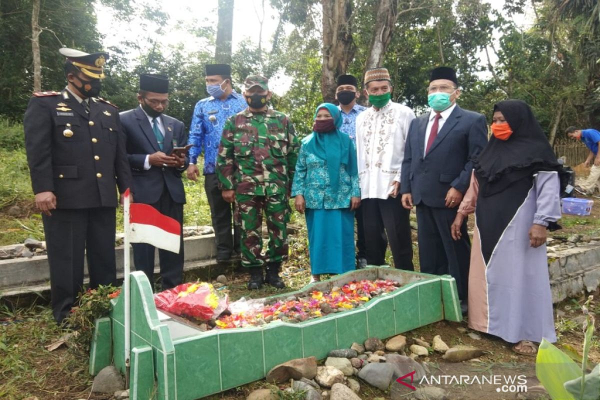 Hari pahlawan, Forkopimda Madina ziarah ke makam pahlawan