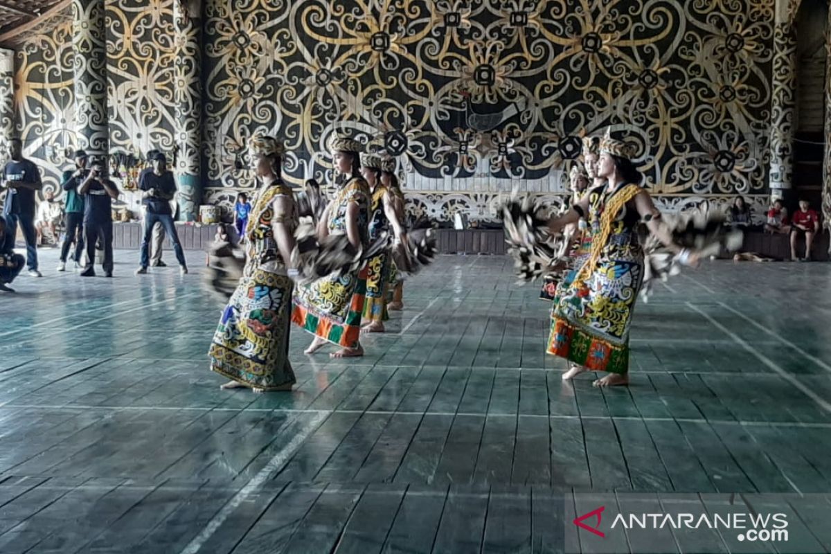 Pesona Desa Budaya Lekaq Kidau