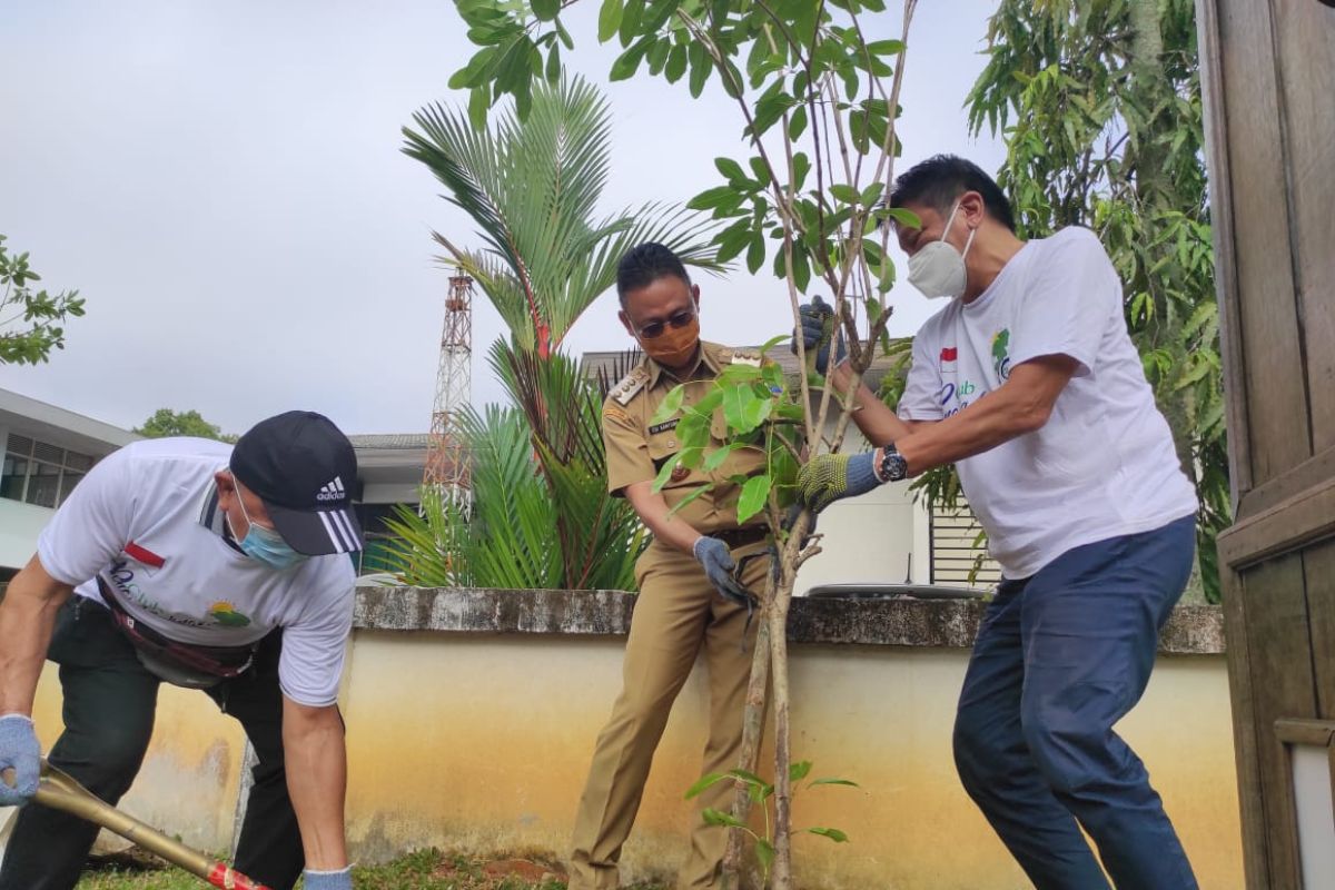 Edi Kamtono ajak warga Pontianak hijaukan kota dengan bunga warna-warni