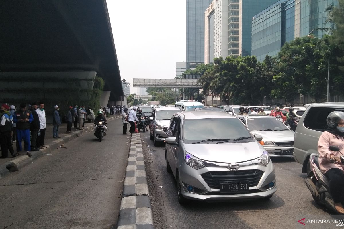 Lalin di  Jalan S Parman lancar setelah massa FPI membubarkan diri