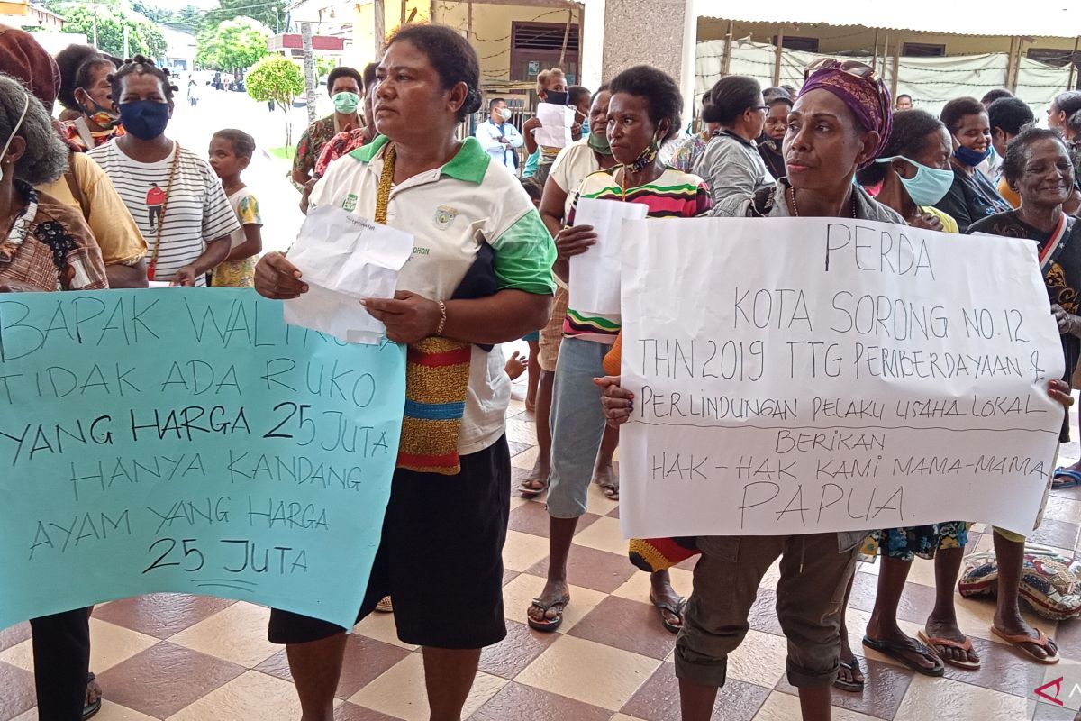 Pedagang orang asli Papua demo pertanyaan Perda Pemberdayaan