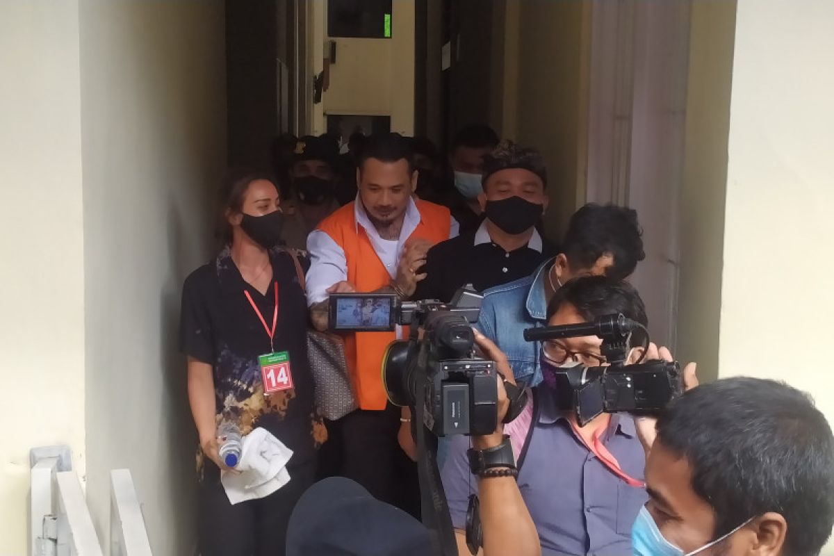 Jerinx minta majelis hakim PN Denpasar beri hukuman percobaan