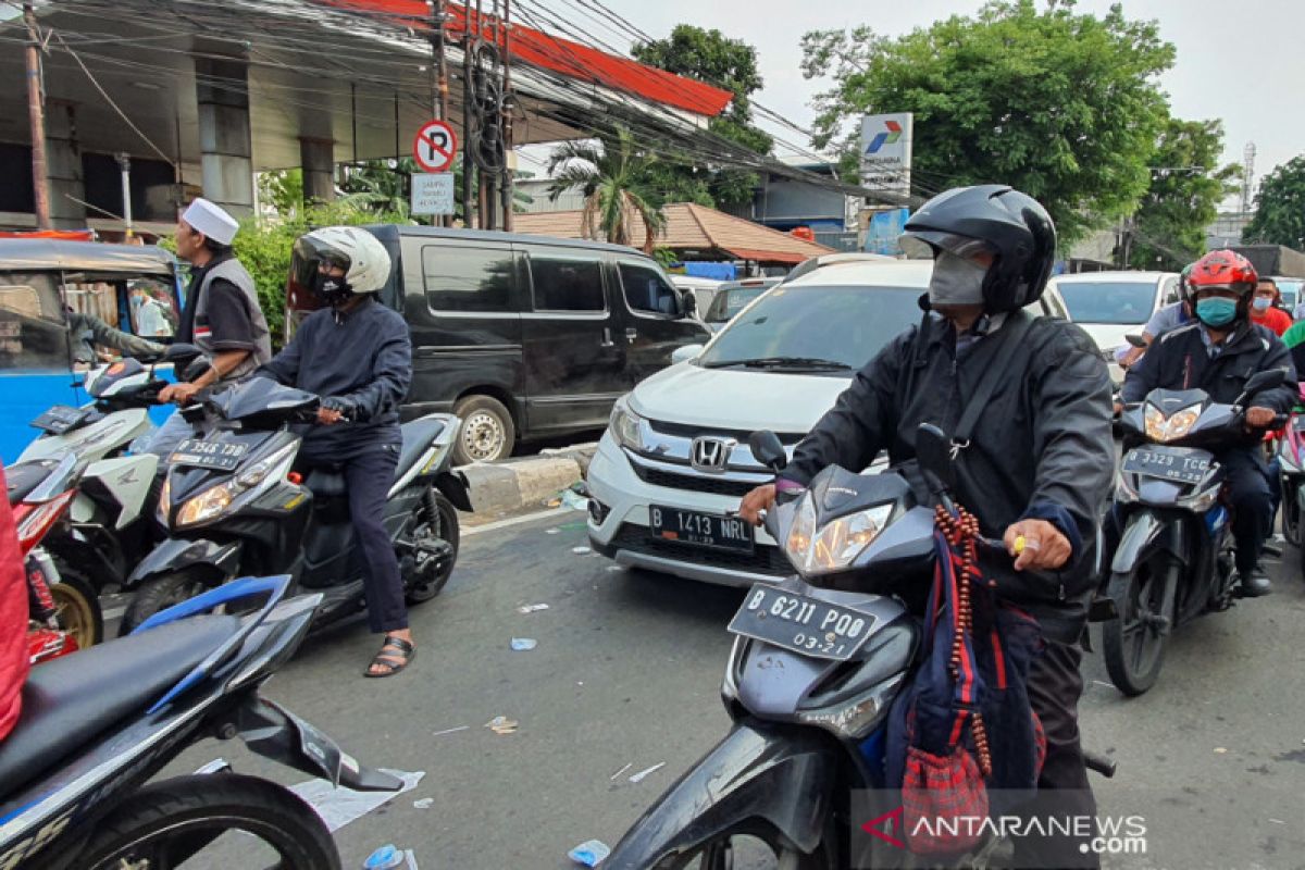 Lalu lintas di KS Tubun masih padat meski sudah dibuka