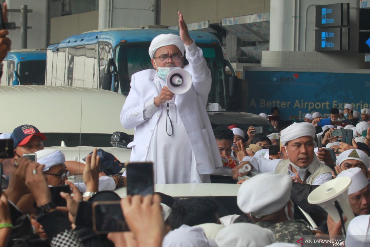 Benarkah Rizieq Shihab pernah bersumpah tak mau pulang ke Indonesia?