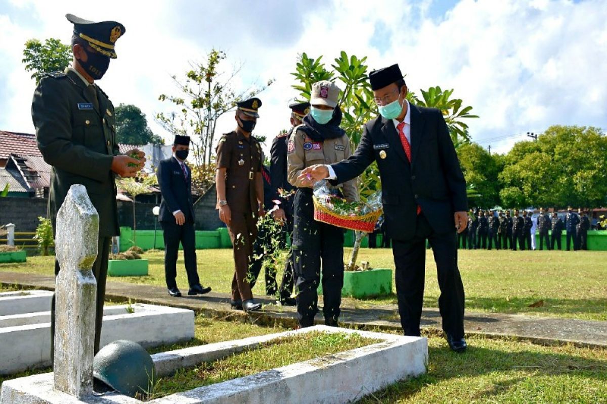 Implementasikan nilai kepahlawanan dalam pembangunan, kata Plt Bupati Kapuas