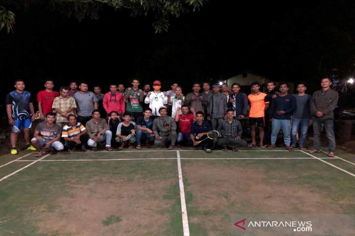 Bupati Tapsel apresiasi turnamen Bulutangkis Huraba Cup 2020