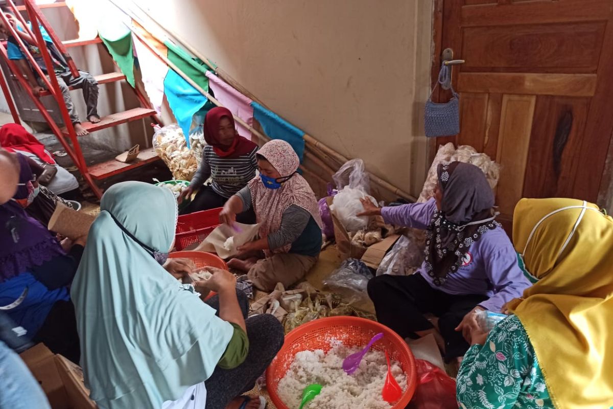 Konsumsi pengungsi Merapi tidak digelar prasmanan cegah COVID-19