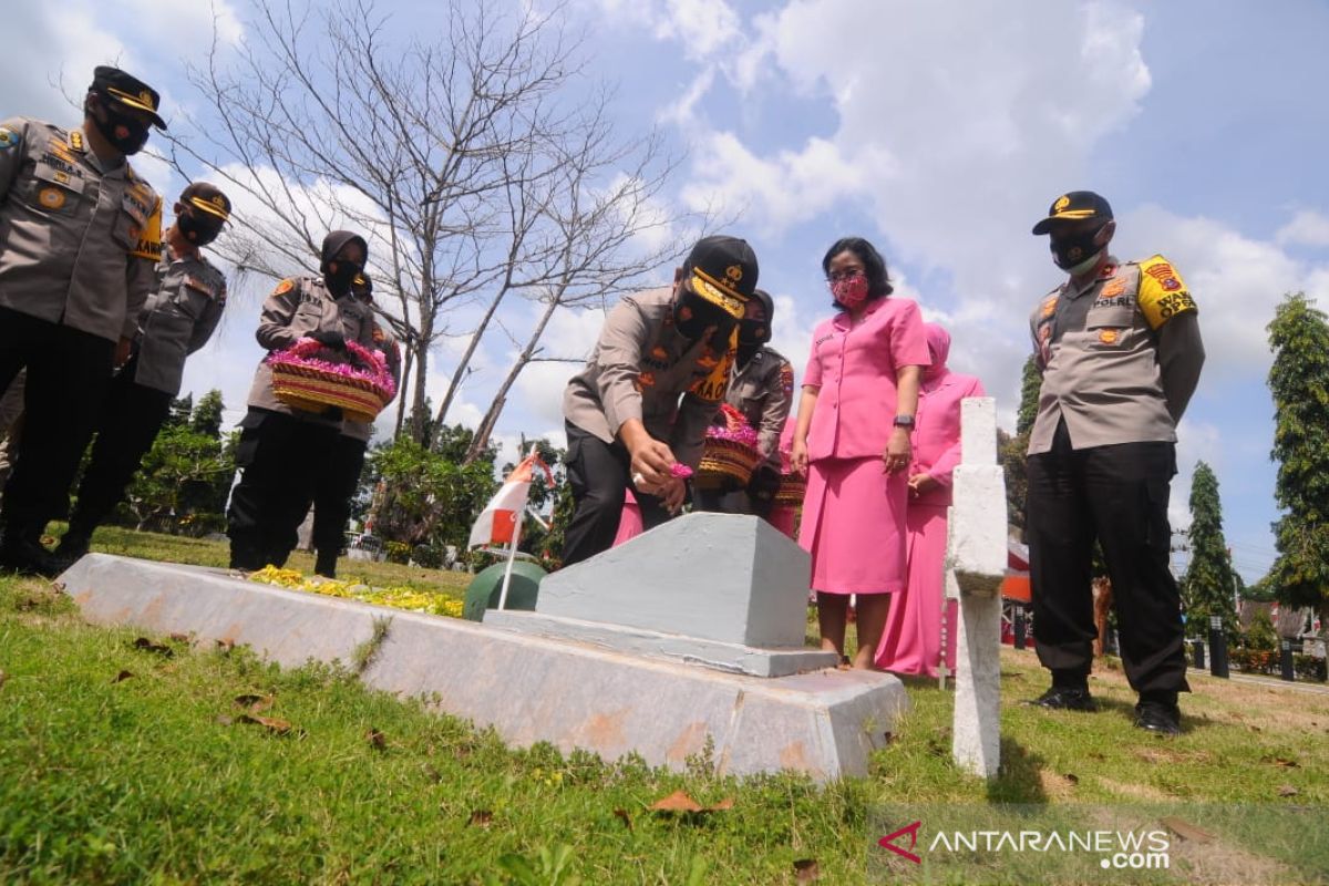 Kapolda Kalsel gelorakan perjuangan Pahlawan Bhayangkari Mathilda Batlayeri