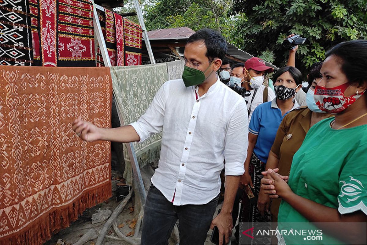 Sebagian siswa belum menikmati  bantuan kuota internet, ini tanggapan Nadiem