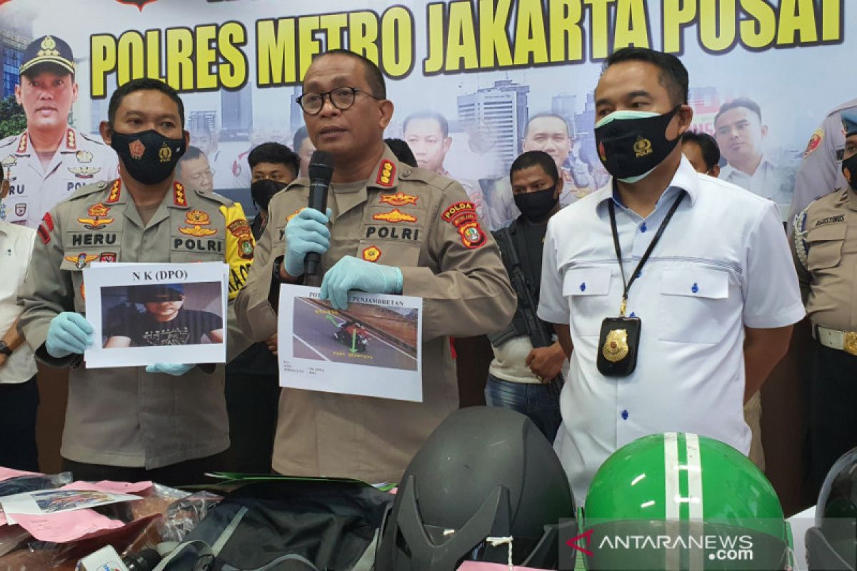 Karena takut ditembak pelaku begal perwira Marinir menyerahkan diri