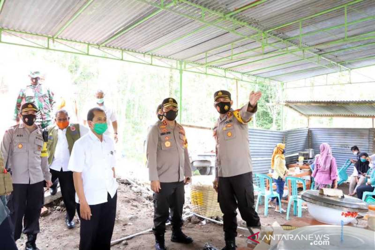 Kapolda Jateng kunjungi lokasi pengungsian bencana erupsi Merapi