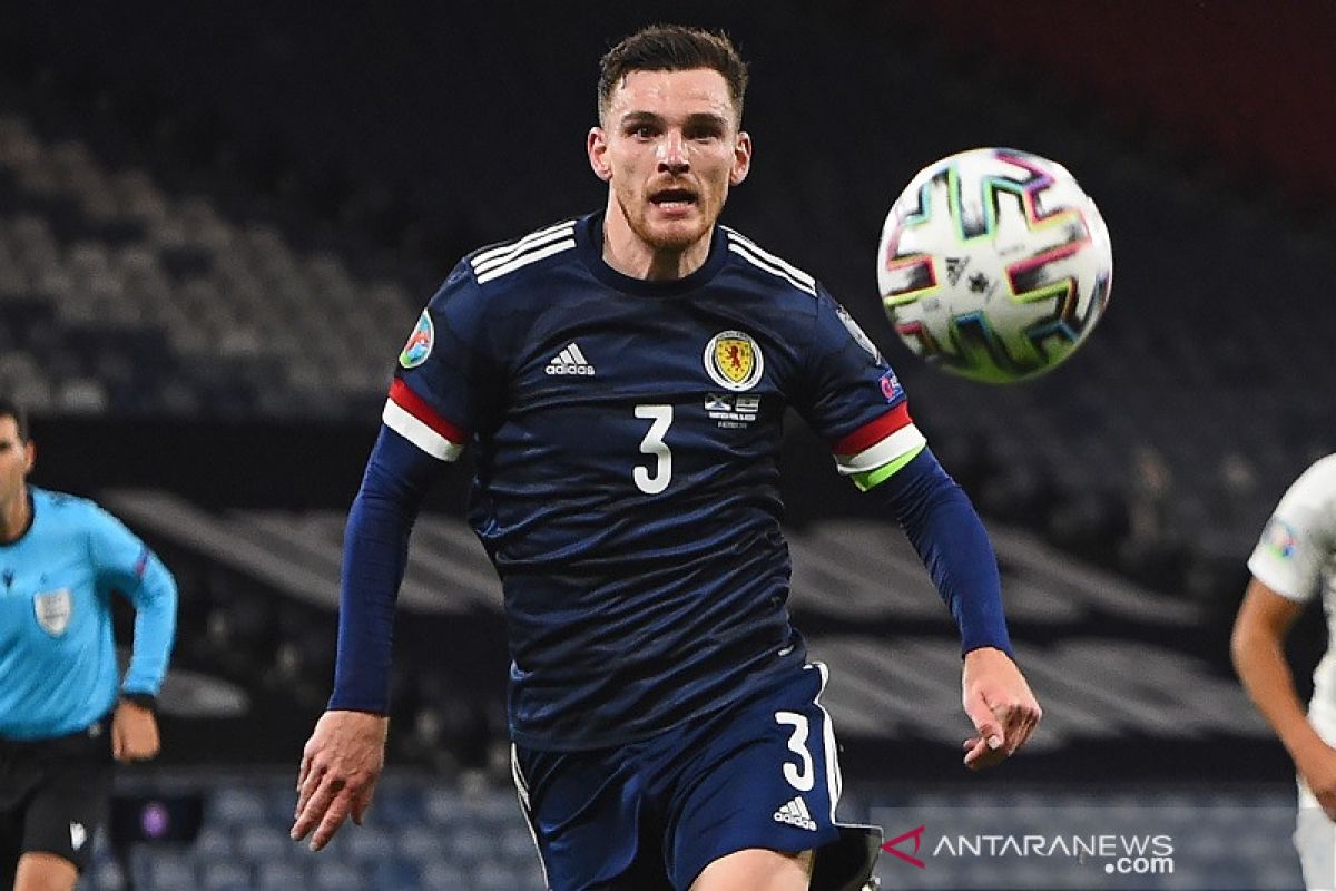 Pelatih Skotlandia Steven Clarke sebut Andy Robertson siap turun hadapi Ukraina