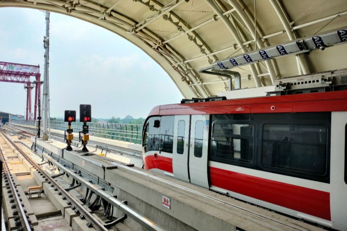 Pembangunan LRT Jabodebek  mendekati 80 persen