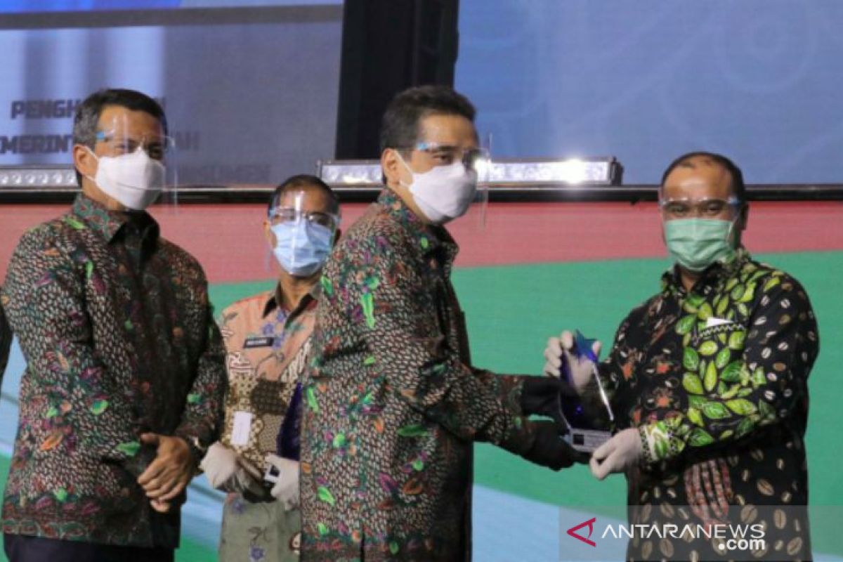 Pemprov Babel terima penghargaan Provinsi Terbaik Peduli Konsumen Tahun 2019