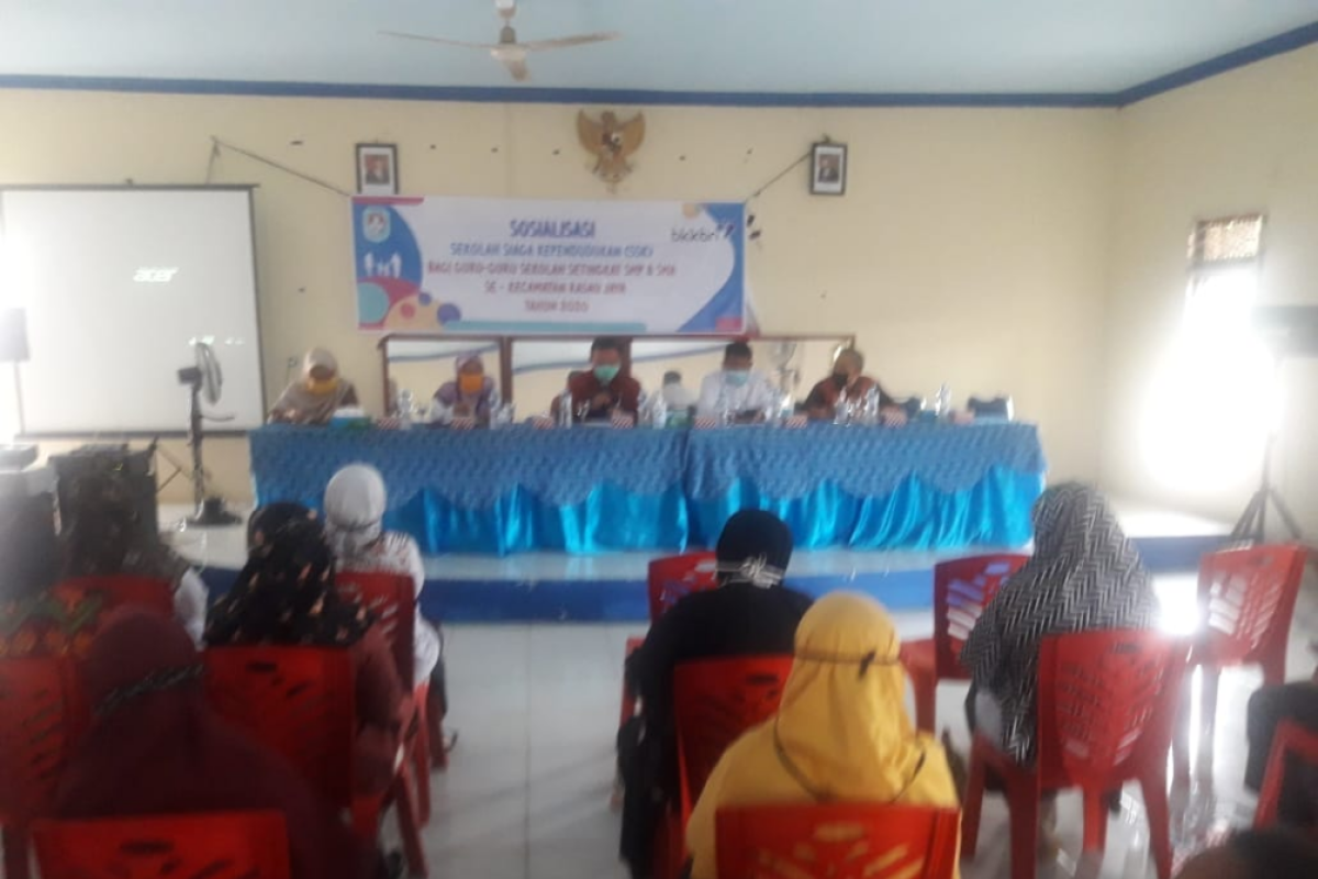 Guru SMP - SMA Rasau Jaya ikut sosialisasi sekolah siaga kependudukan
