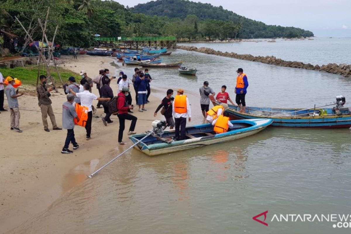 Ratusan nelayan Singkawang terima bantuan paket konversi BBM ke BBG