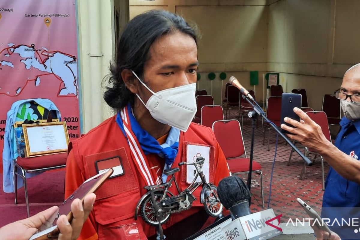 Menjelajah nusantara dengan sepeda cara Maahir mencintai Indonesia