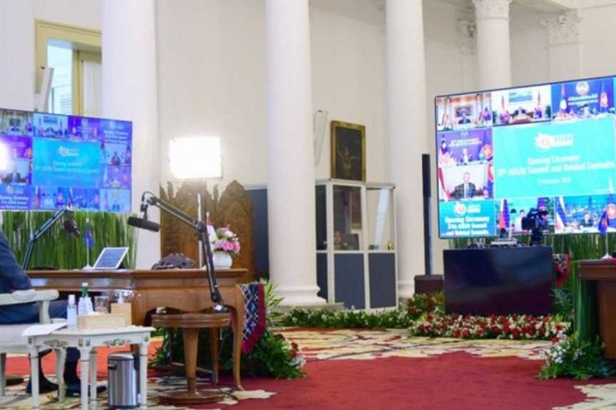 Presiden Joko Widodo hadiri KTT ke-37 ASEAN secara virtual