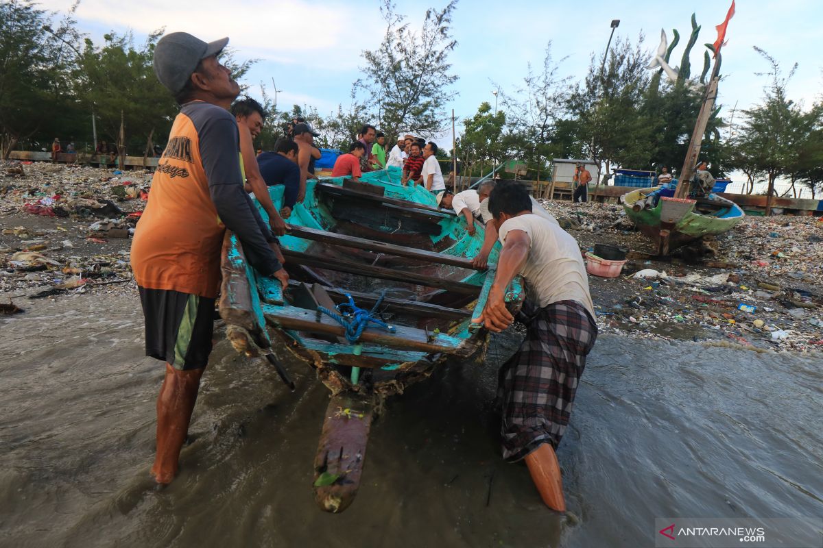Delapan pos pantau bencana disiapkan di pesisir Surabaya