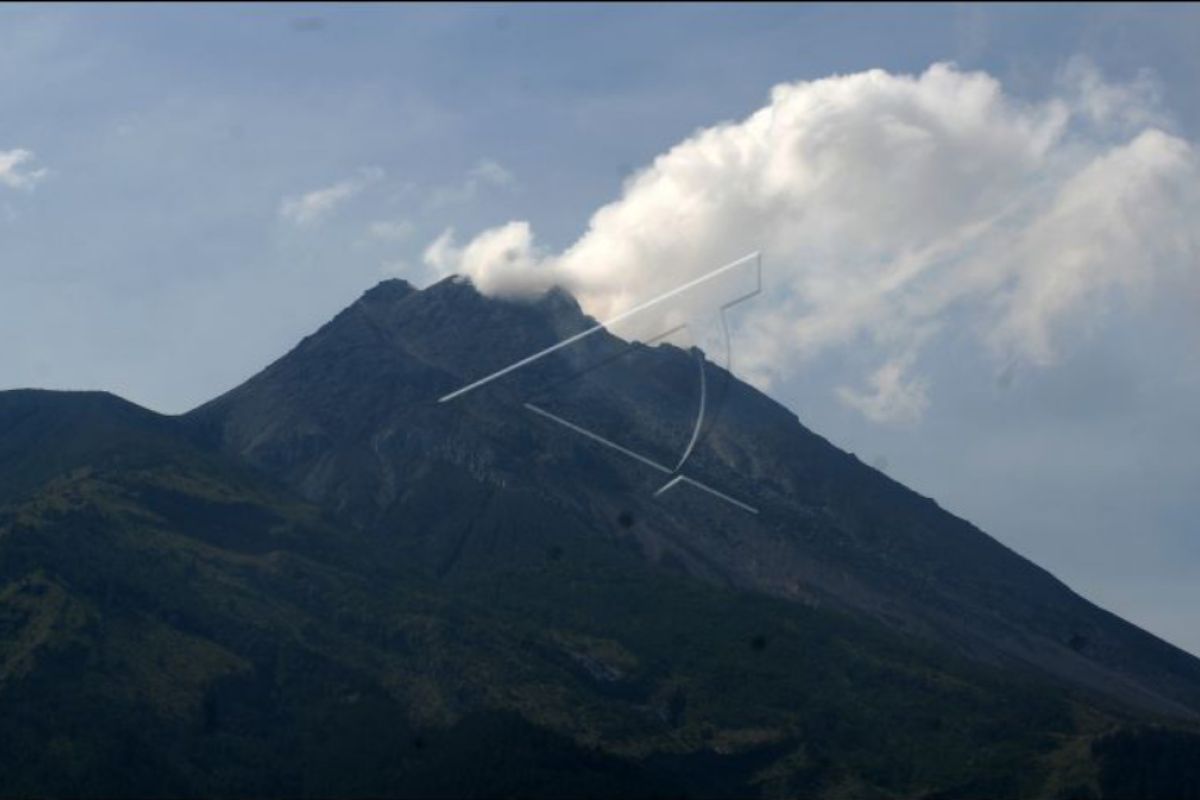 Gunung Merapi alami 19 kali gempa guguran