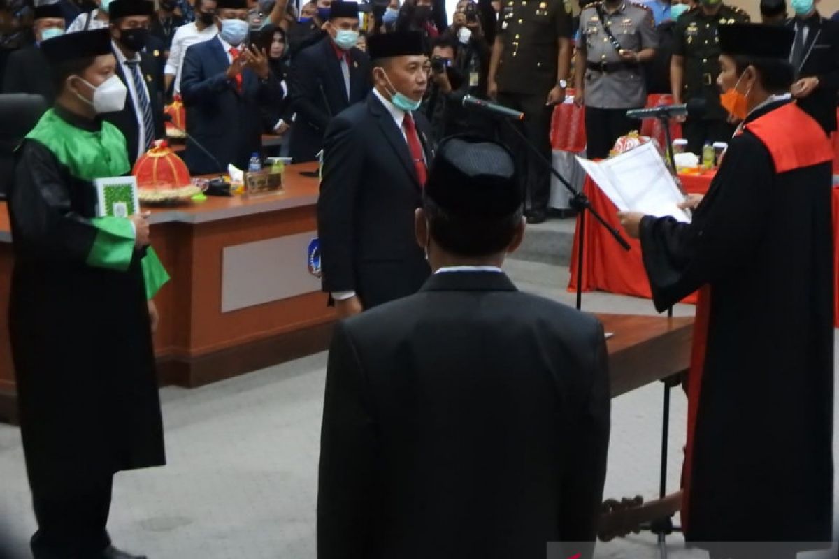 Ketua DPRD Kolaka pengganti antarwaktu dilantik