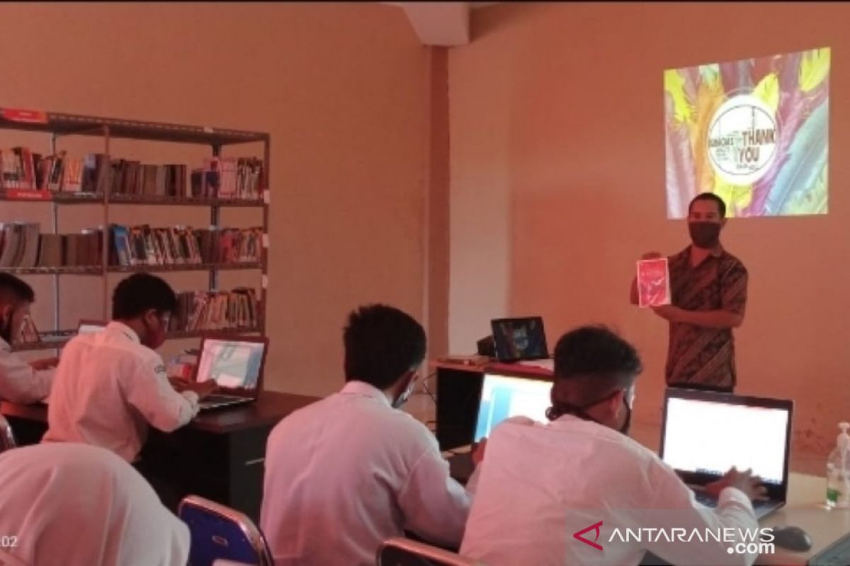 Perpusda Bangka Barat latih pelajar terampil manfaatkan komputer