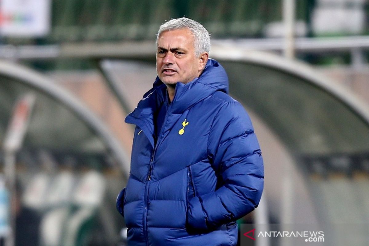 Mourinho dilarang mendampingi Tottenham di satu laga Eropa