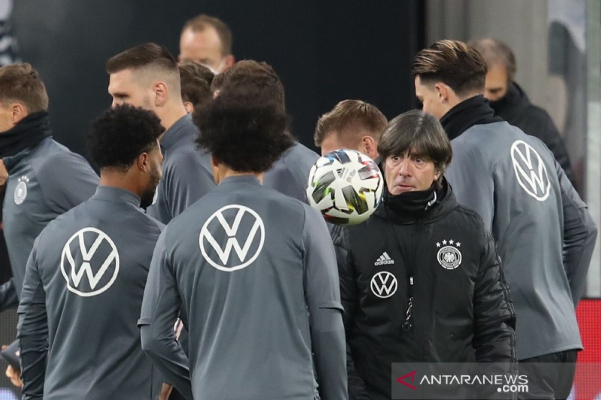 UEFA Nations League: Direktur timnas Jerman tetap dukung Joachim Low usai dibantai Spanyol