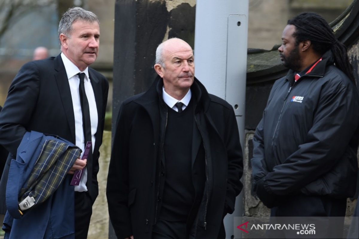 Tony Pulis kembali melatih dengan ditunjuk tangani Sheffield Wednesday