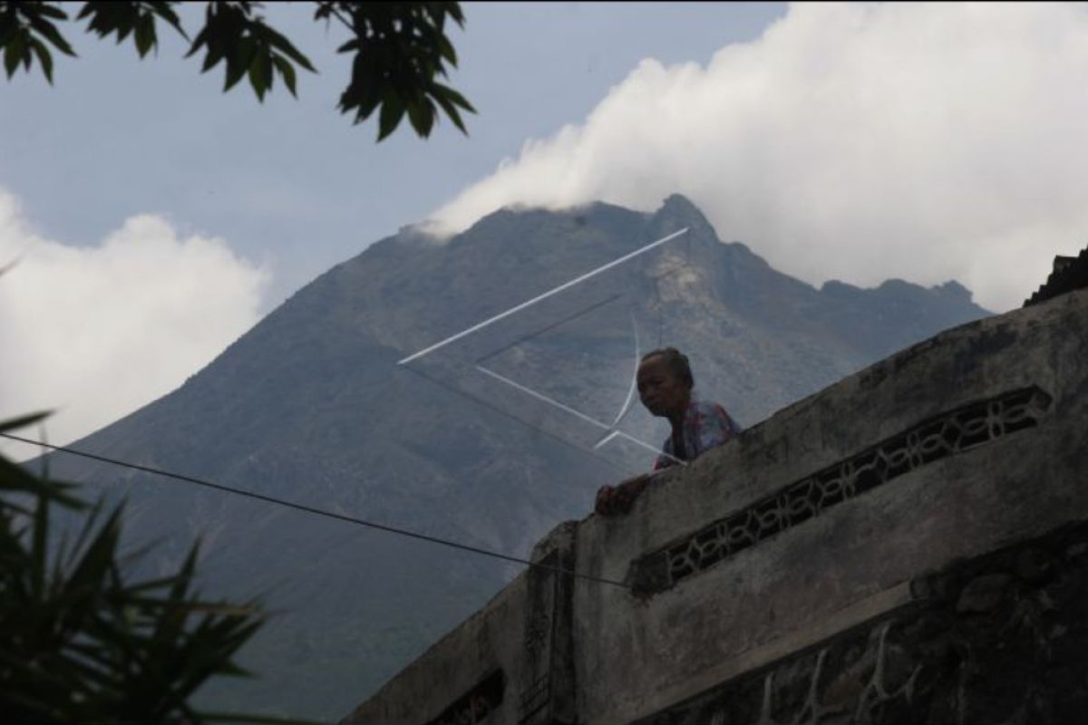 Gunung Merapi mengalami 59 kali gempa guguran