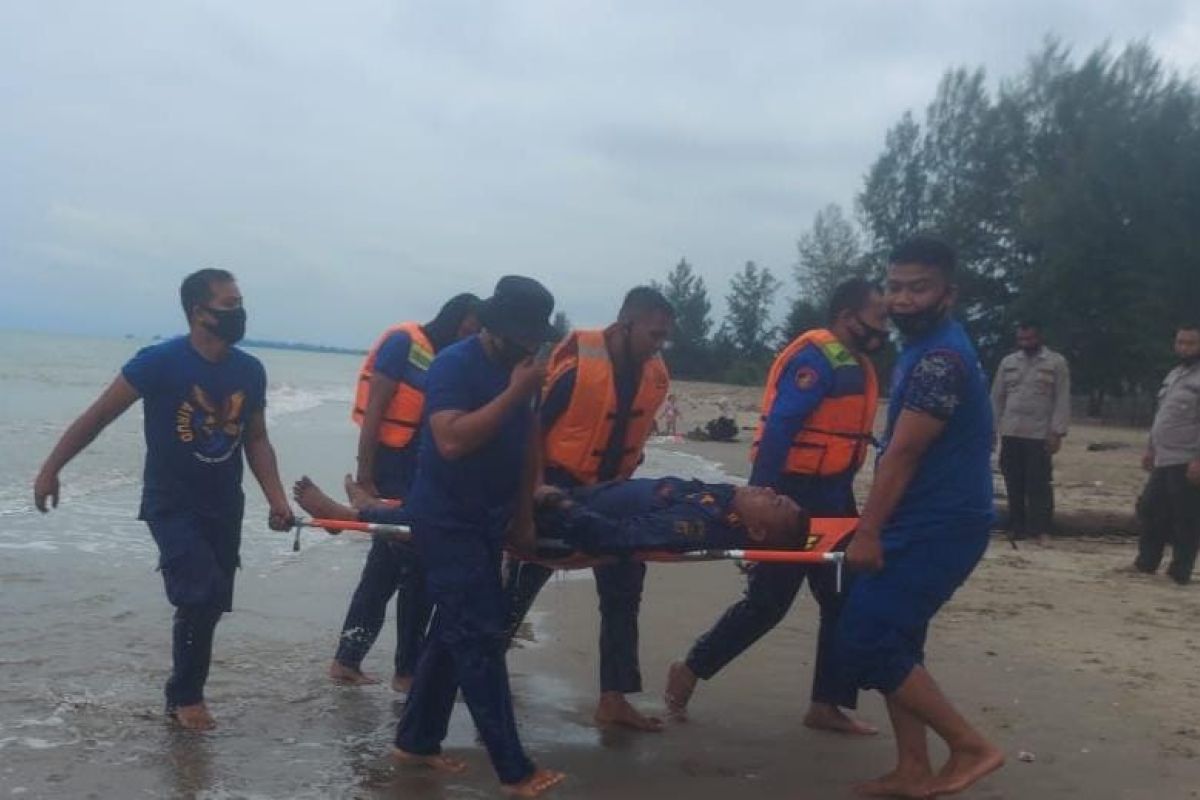 Begini latihan Satpolairud Polres Aceh Timur cara menyelamatkan orang tenggelam