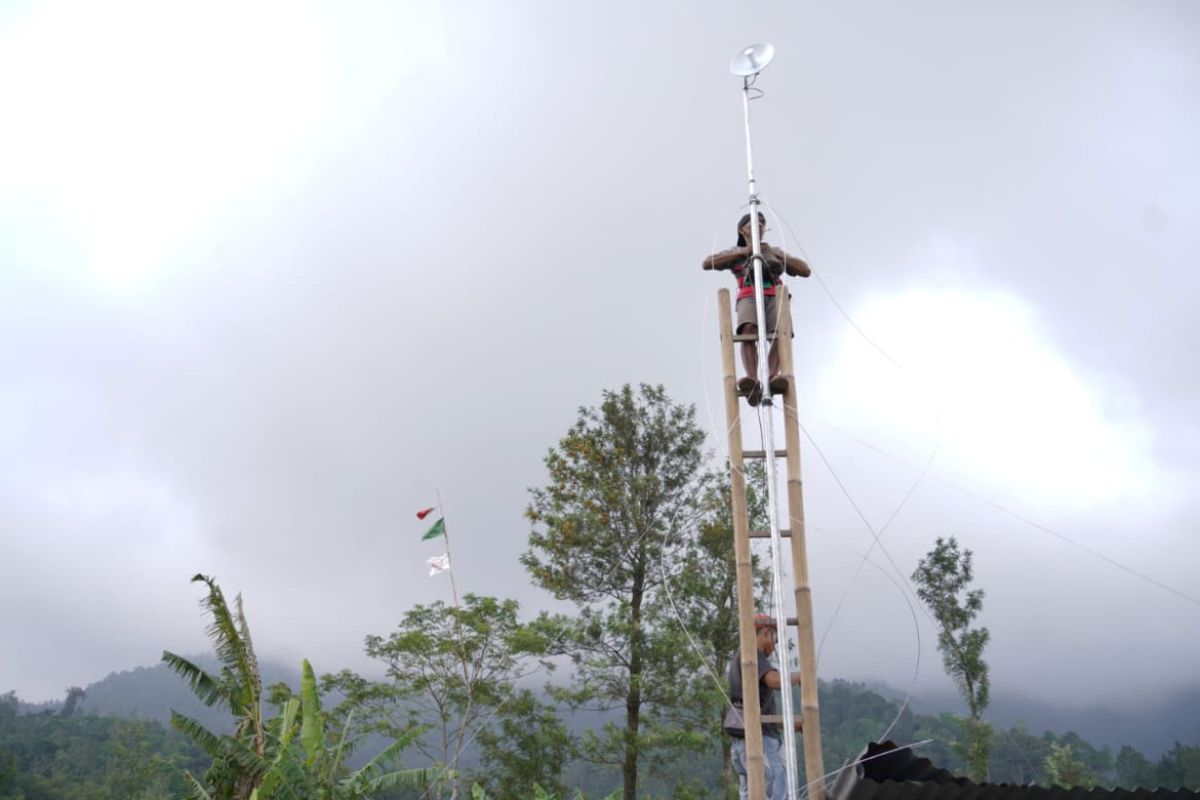 Wifi terpasang, pelajar Girpasang Klaten kini bisa belajar daring