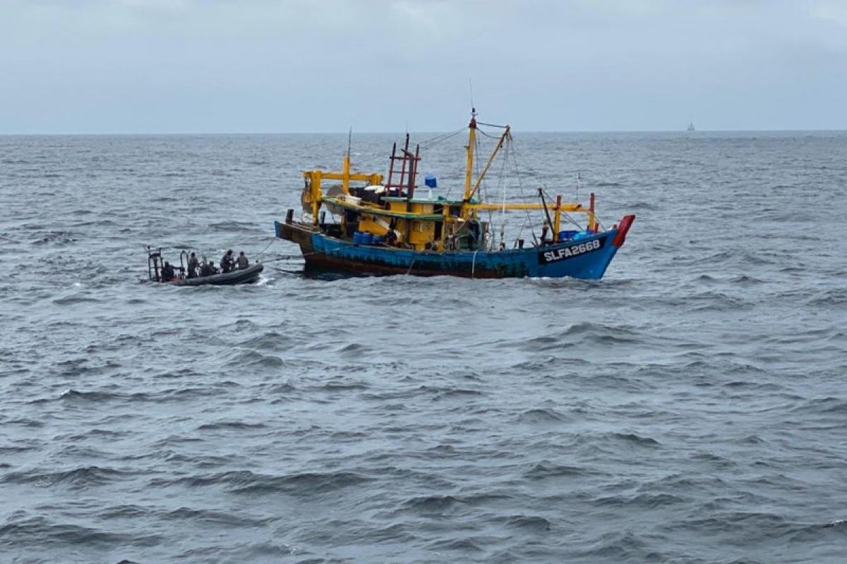 Task Force 115 detains Malaysia-flagged fishing boat for poaching