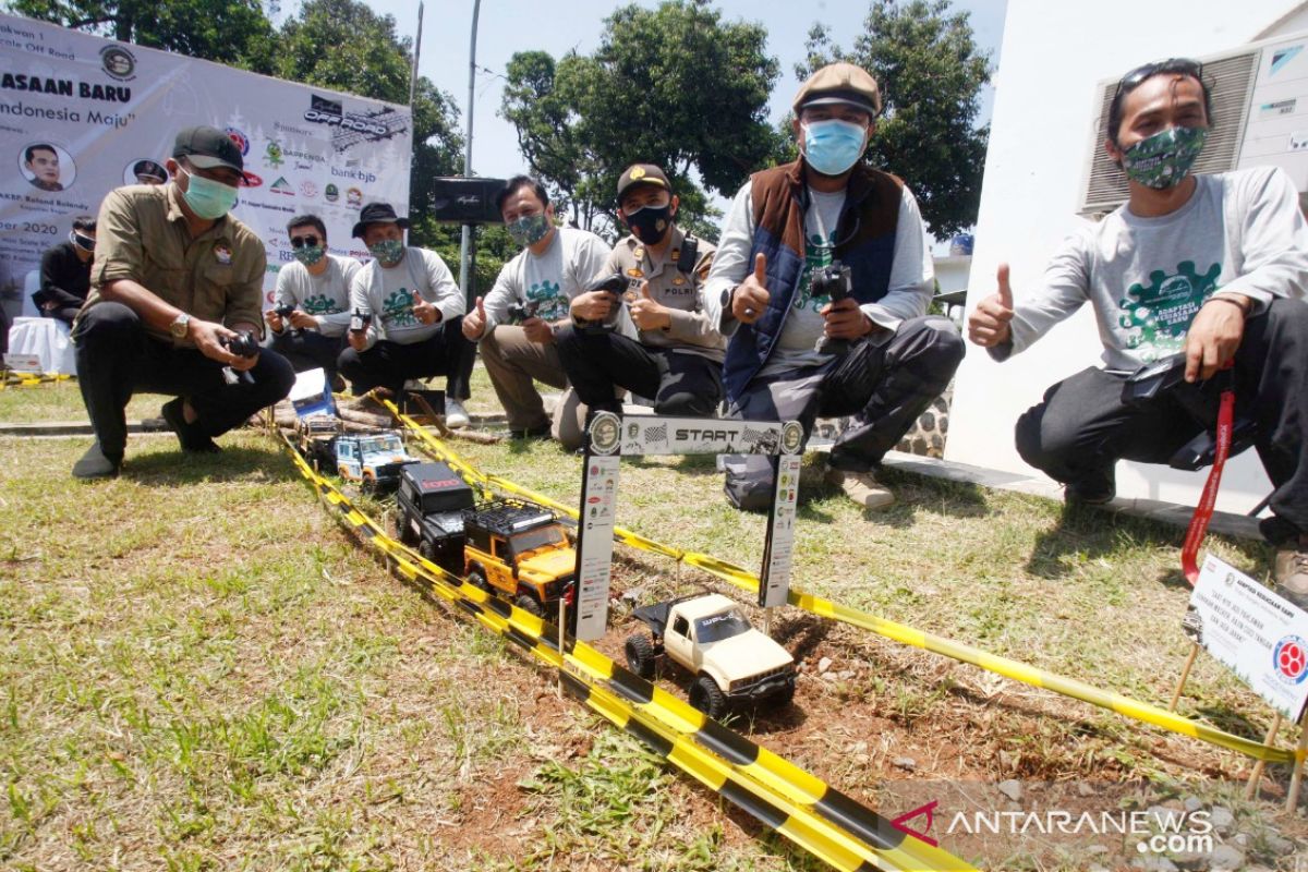 Pewarta-Ketua DPRD Bogor kampanye AKB melalui mobil 