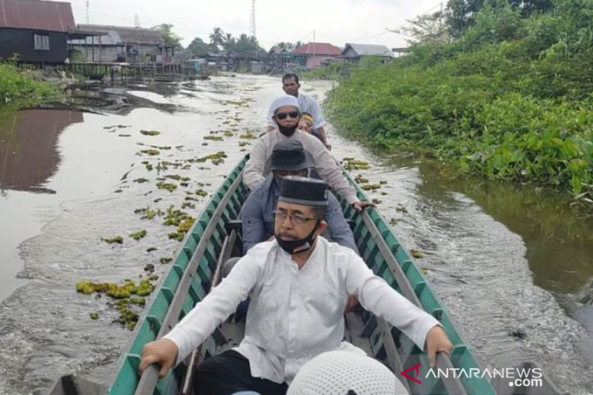 Video-Terobos perairan rawa, Habib Didil sapa langsung masyarakat Awang Landas