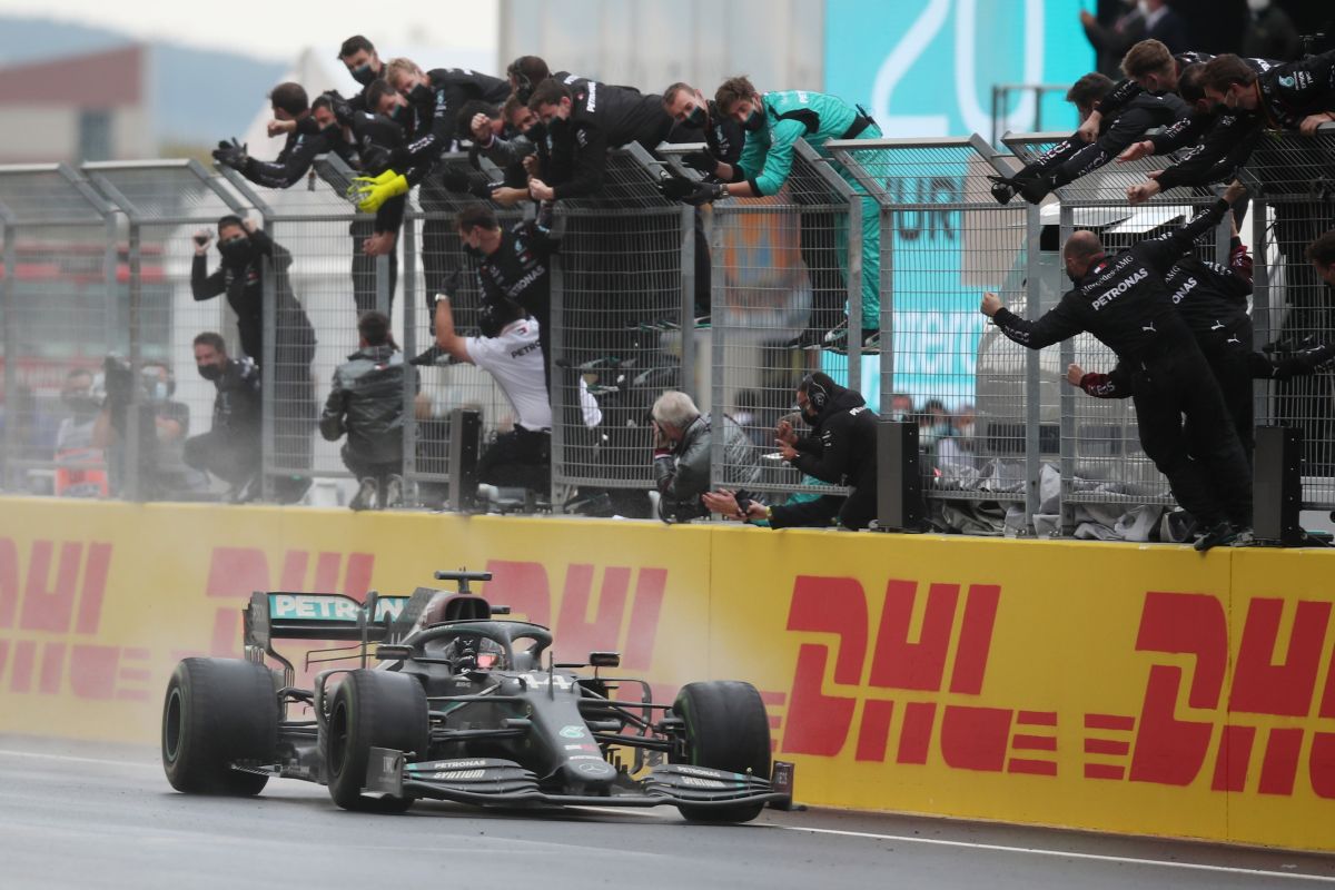 Hamilton raih titel ketujuhnya di F1 dengan kemenangan di GP Turki