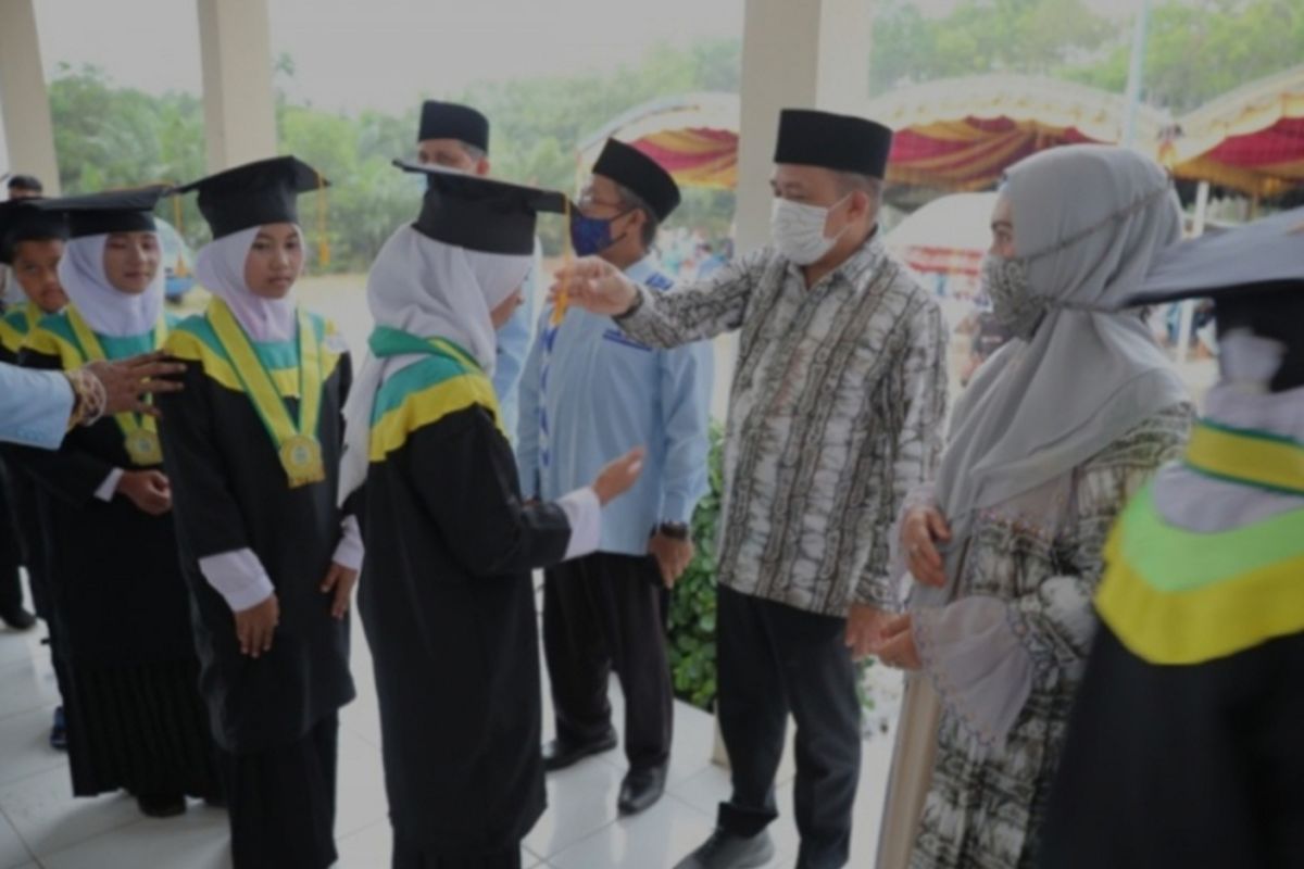 212 Santri di Tanah Bumbu diwisuda