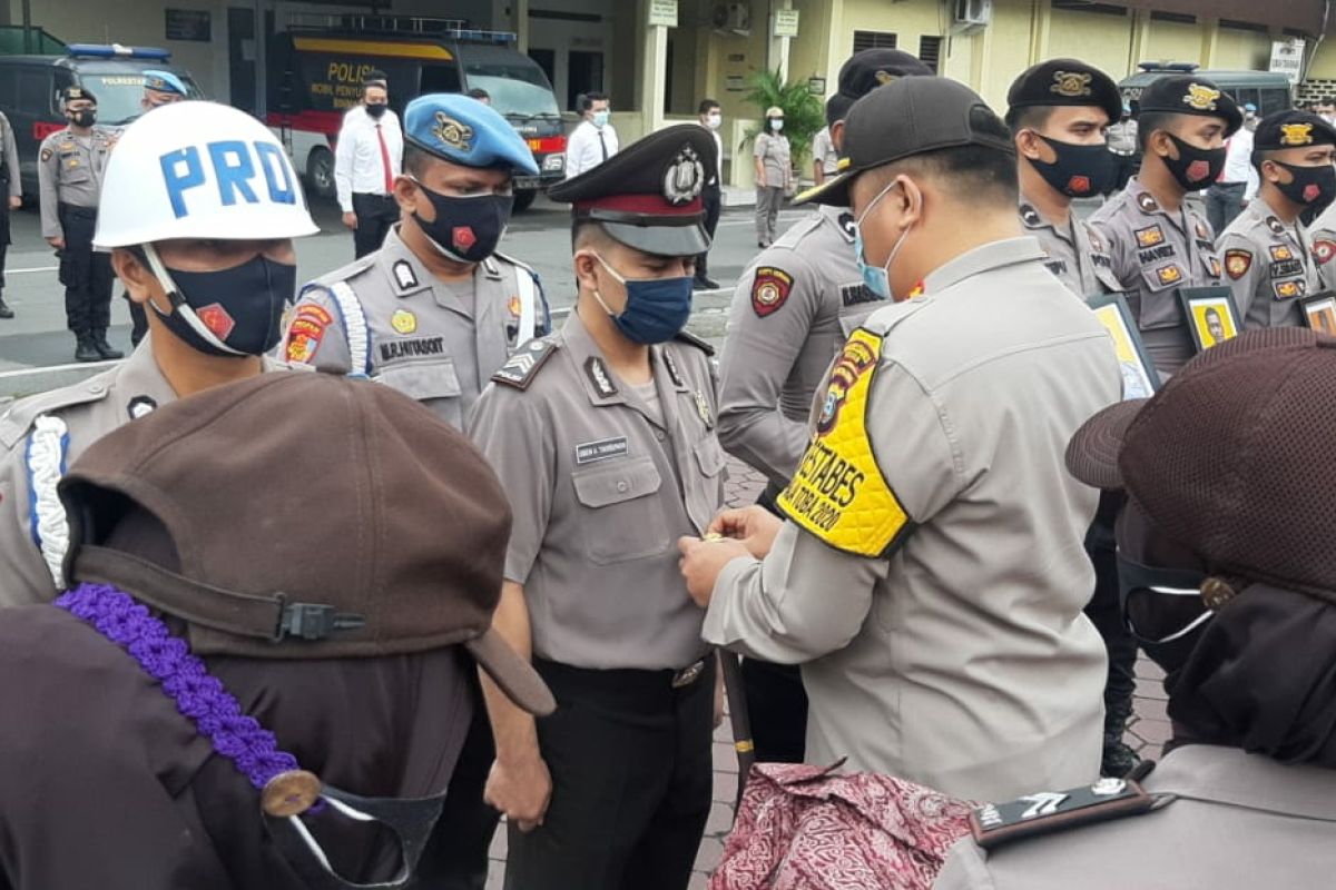 Tinggalkan tugas dan tindak pidana narkoba, Kapolrestabes pecat delapan personel dari dinas Polri