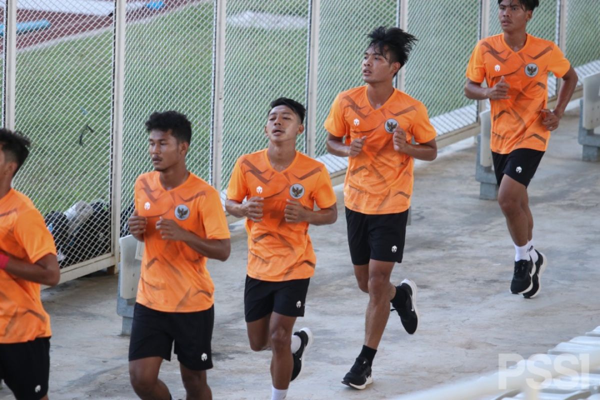 Timnas U-19 jalani latihan perdana di Stadion Madya