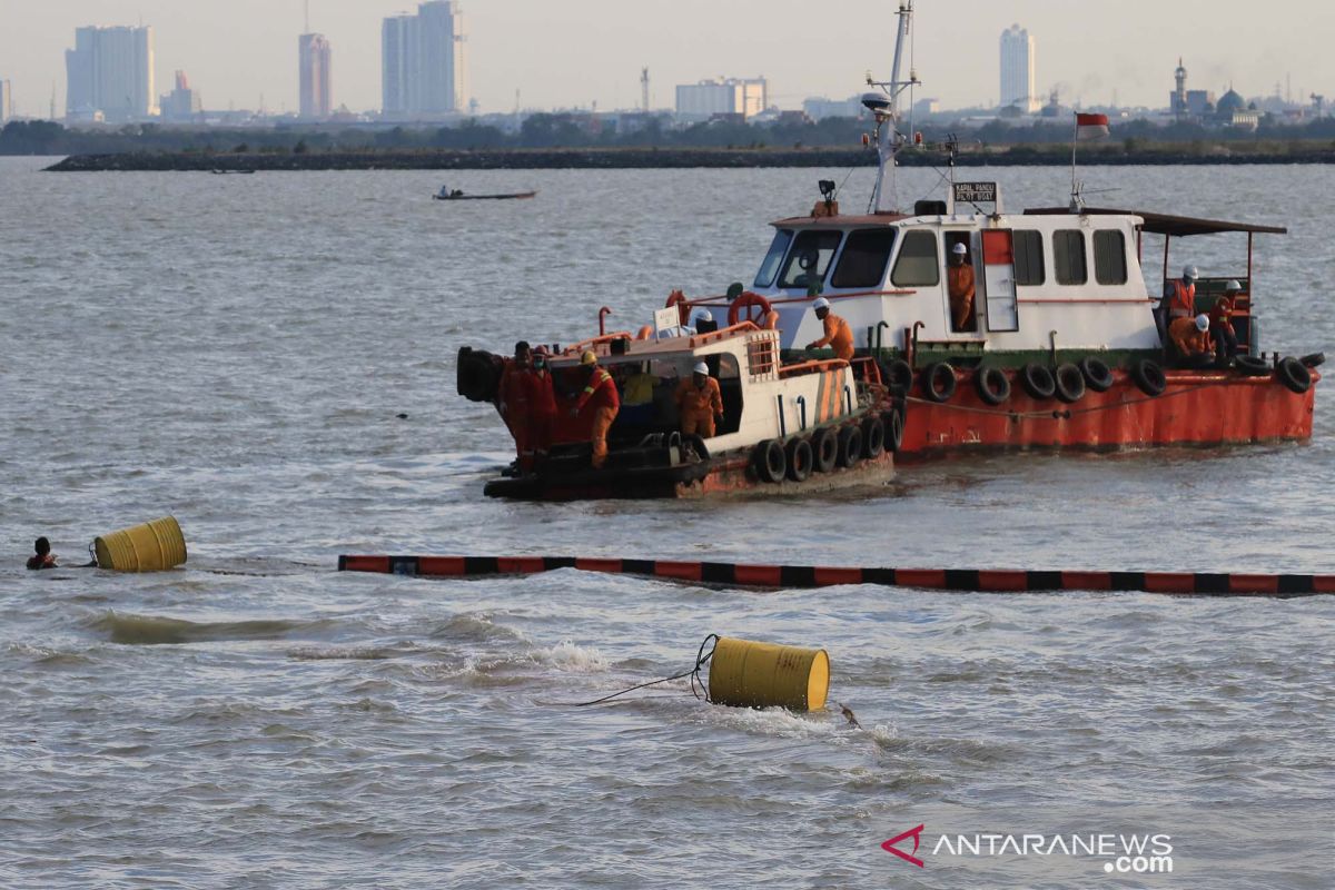 Evakuasi molor, bangkai Kapal MV Mentari bisa rugikan Pelindo III