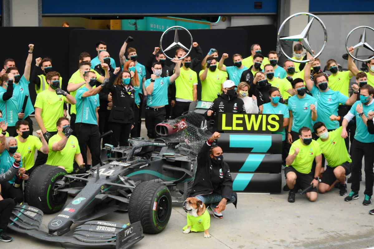 Hamilton rebut juara dunia ketujuh F1