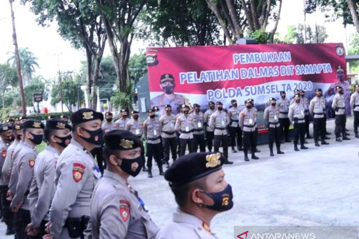 Polda Sumsel tingkatkan  kemampuan personel kendalikan unjuk rasa