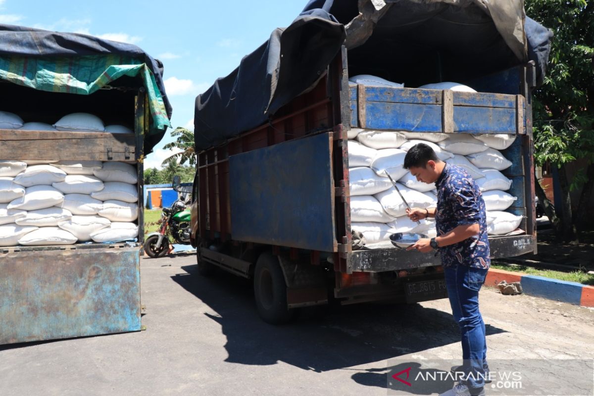 Bulog beli 3.000 ton beras petani