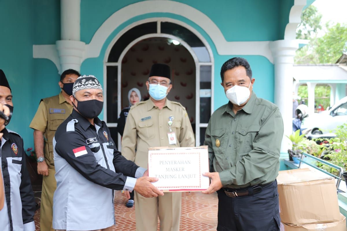 Bahtiar sebar masker ke masyarakat pesisir Tanjungpinang