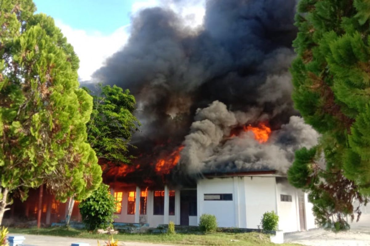 Kantor Koperasi dan UKM Raja Ampat terbakar