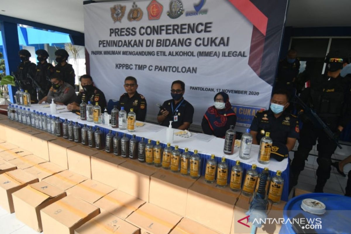 Kantor Bea Cukai Palu  sita 1.174  botol MMEA ilegal