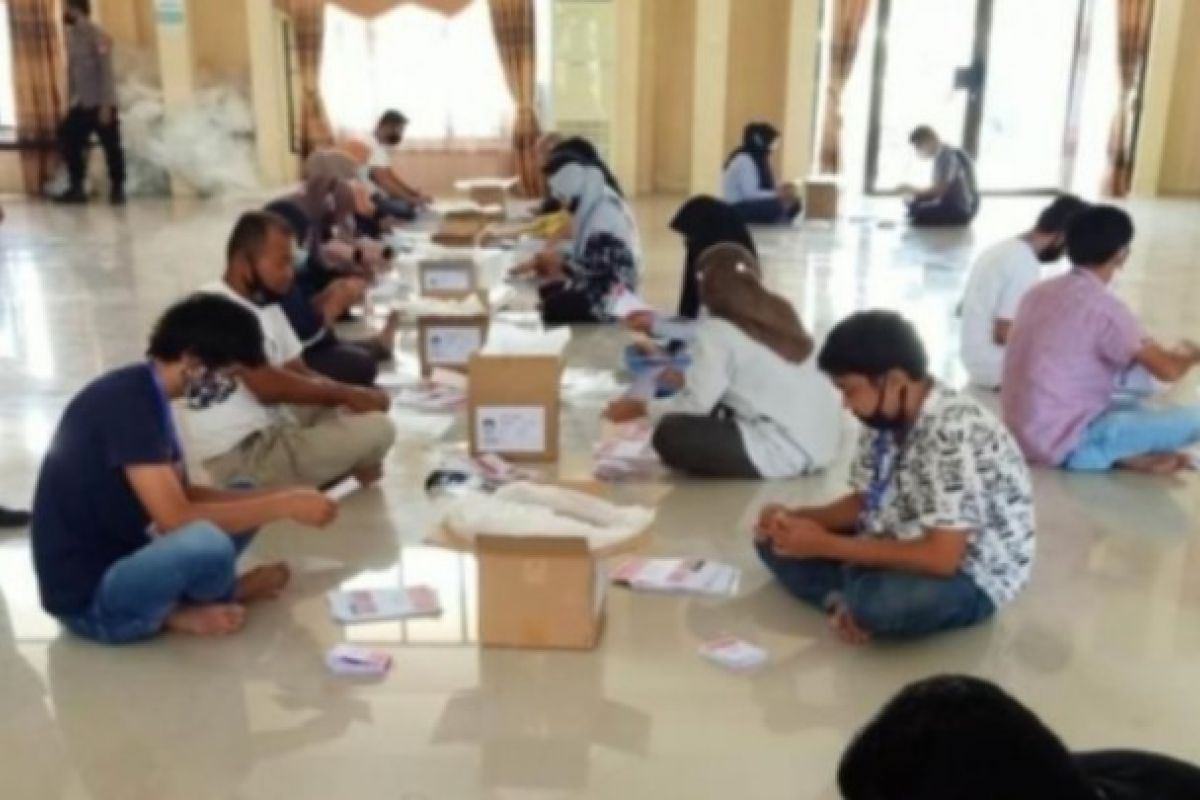 KPU Mamuju rekrut 80 orang untuk sortir surat suara pilkada