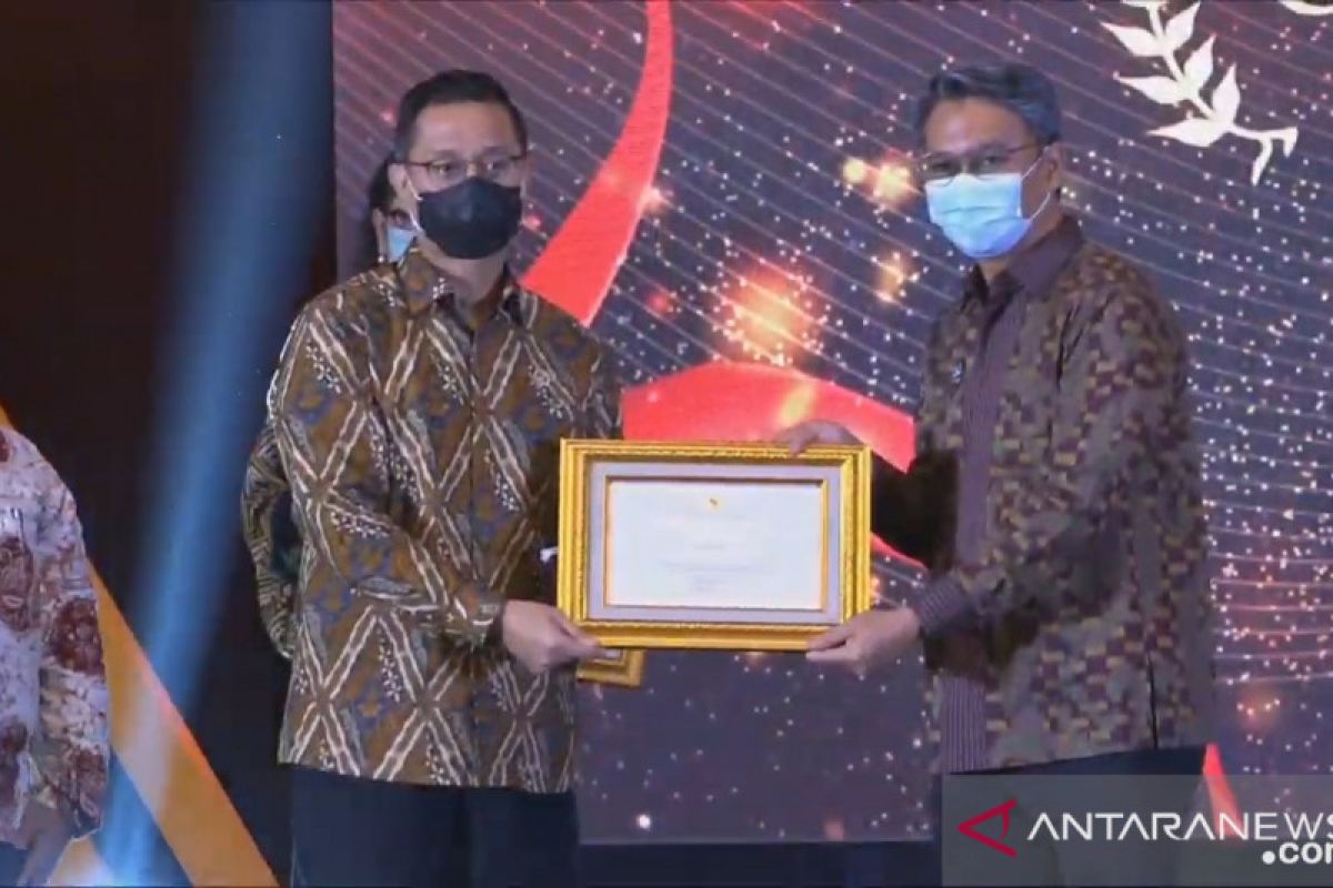 Kemensos anugerahkan Padmamitra Award bagi perusahaan peduli sosial